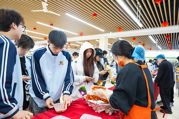 共赴美食之約，邂逅校園美食節！新華電腦學校這場盛宴太香了！